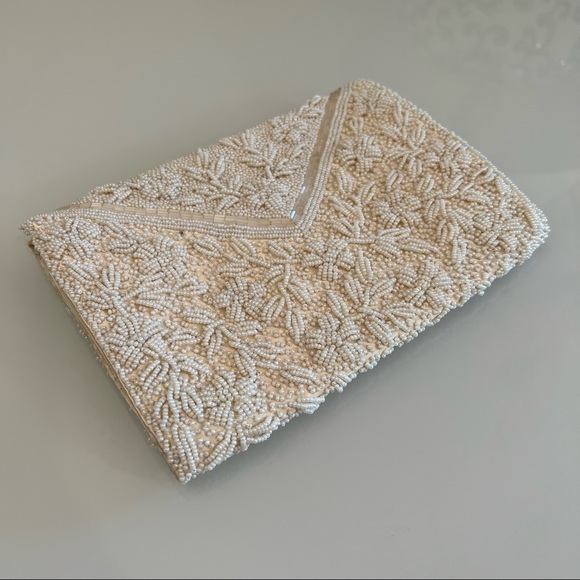 Source Unknown Handbags - BEADED PURSE | Ivory & gold handmade vintage beaded spring summer clutch
